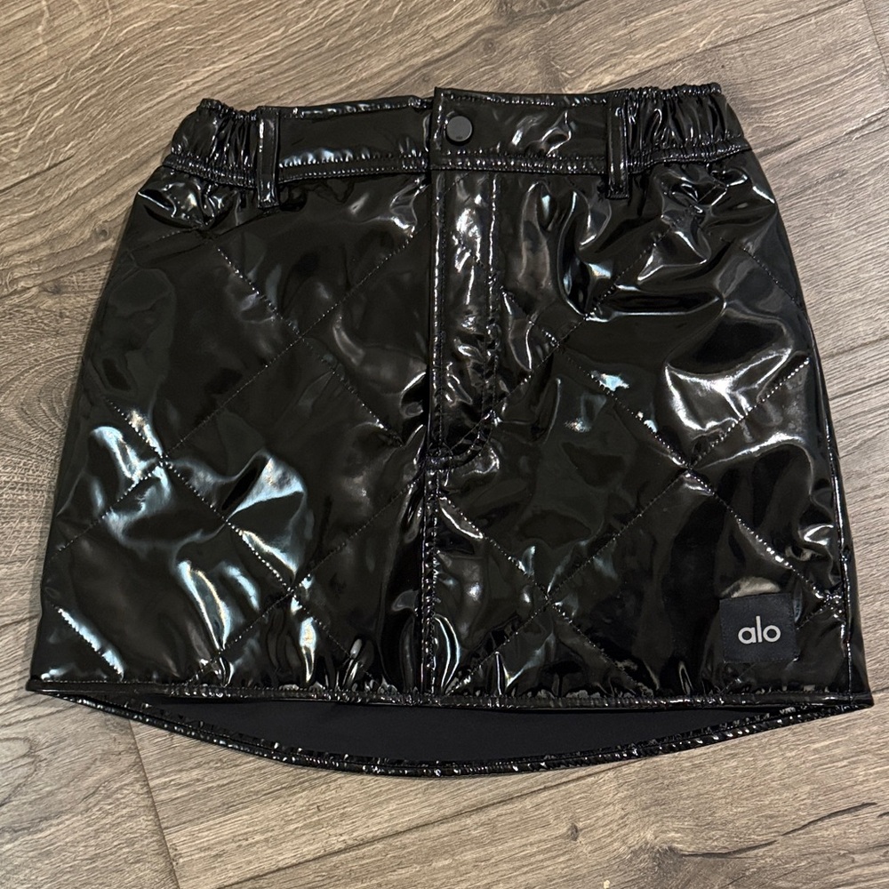 Alo Yoga Black Glossy moto Quilted Mini Skirt Women’s Size S